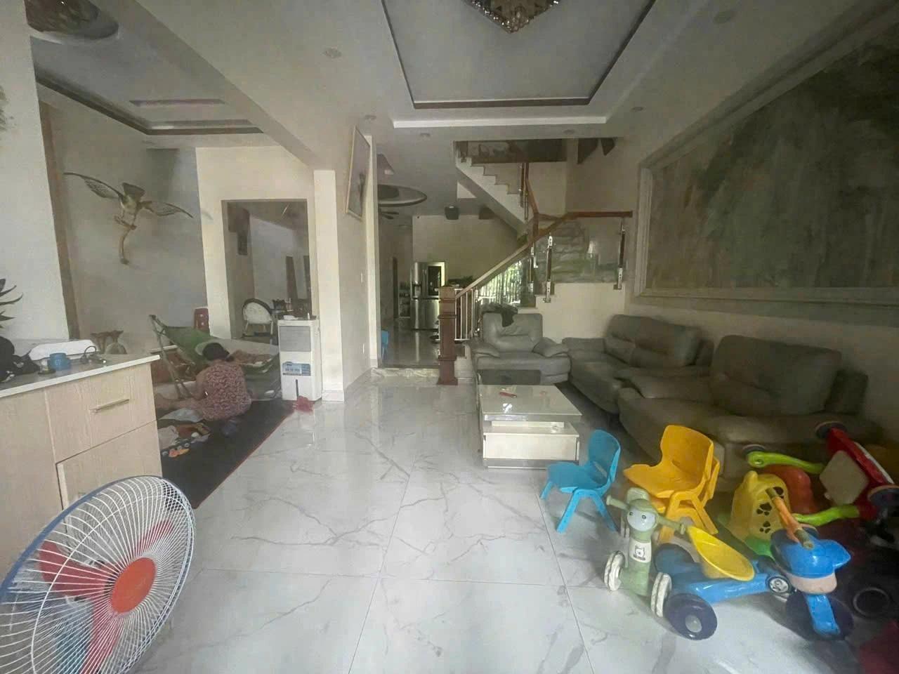 Mua ngay căn biệt thự to giá rẻ gần Đại học Sư Phạm, TP. Đà Nẵng