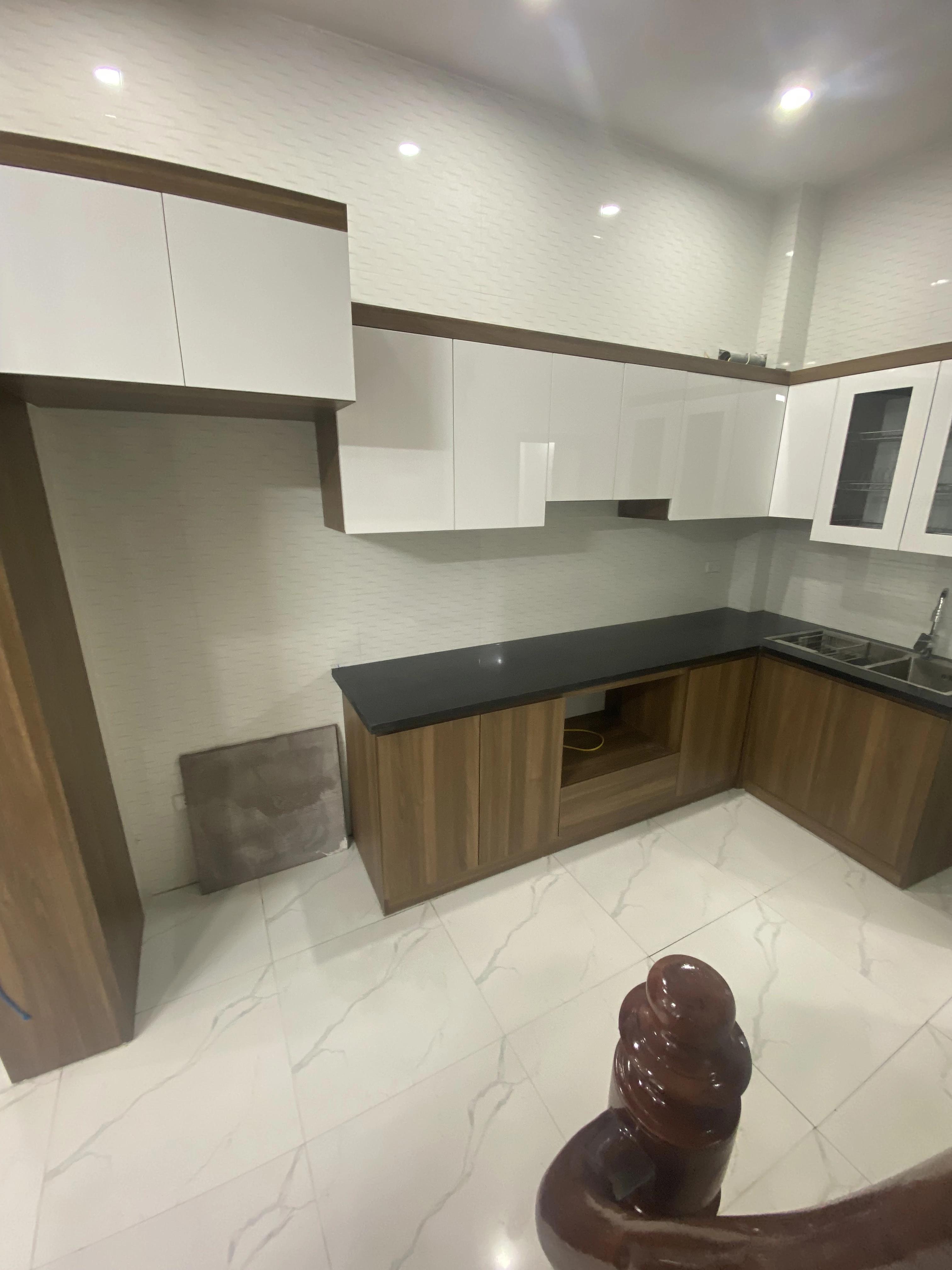 bán nhà 5 tầng số 14 ngõ 123/14 Võ Chí Công Tây hồ