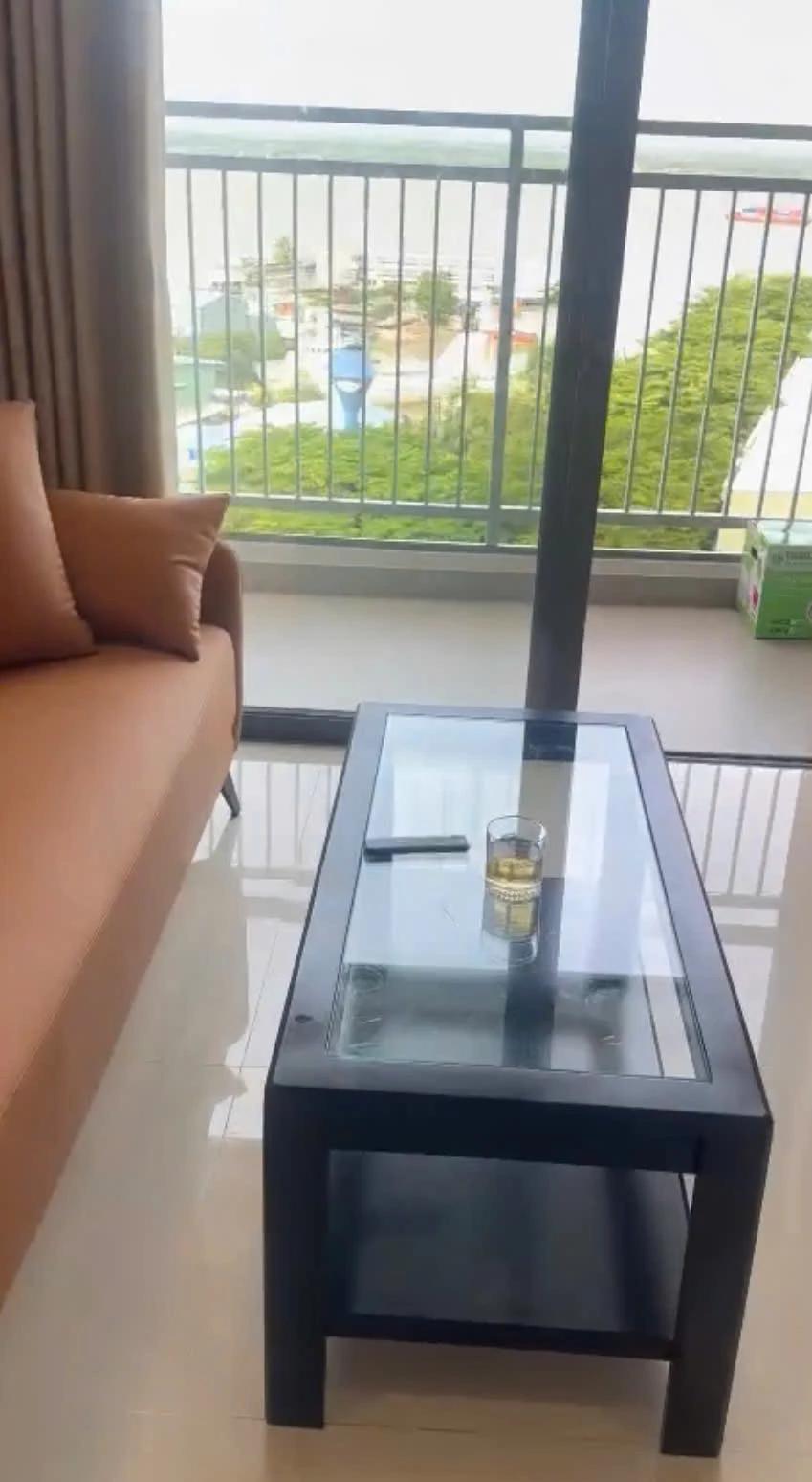 86m2 - Giá 5.4 tỷ thuế phí, 3PN2WC tặng nội thất tầng 24, Q7 Riverside