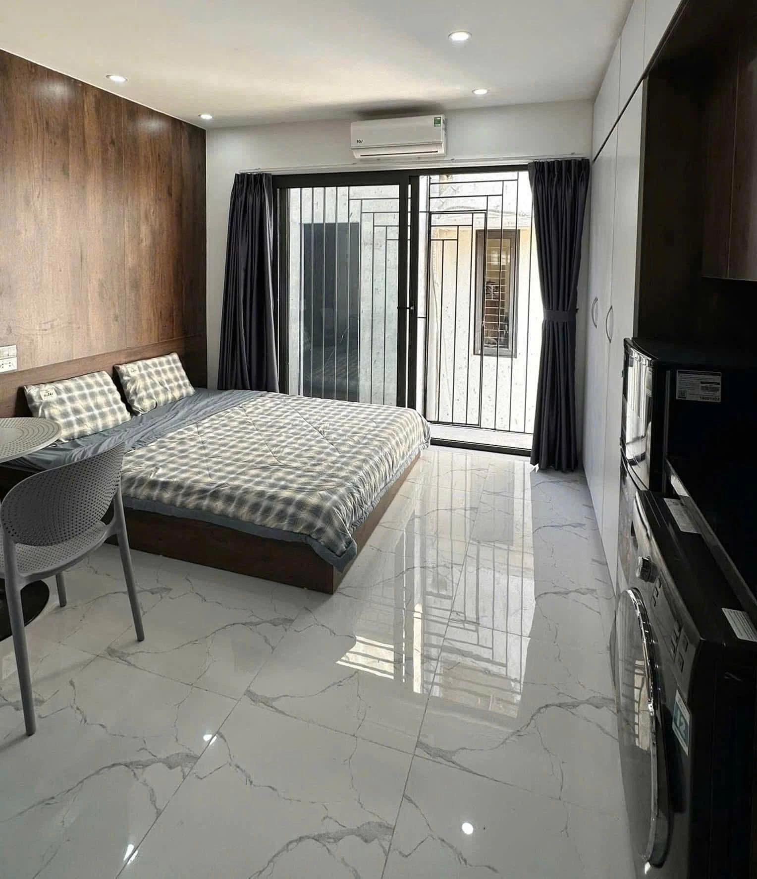 BÁN CCMN VƯƠNG THỪA VŨ - 6 TẦNG THANG MÁY - 10 PKK - 60TR/THÁNG - 12 tỷ 8.