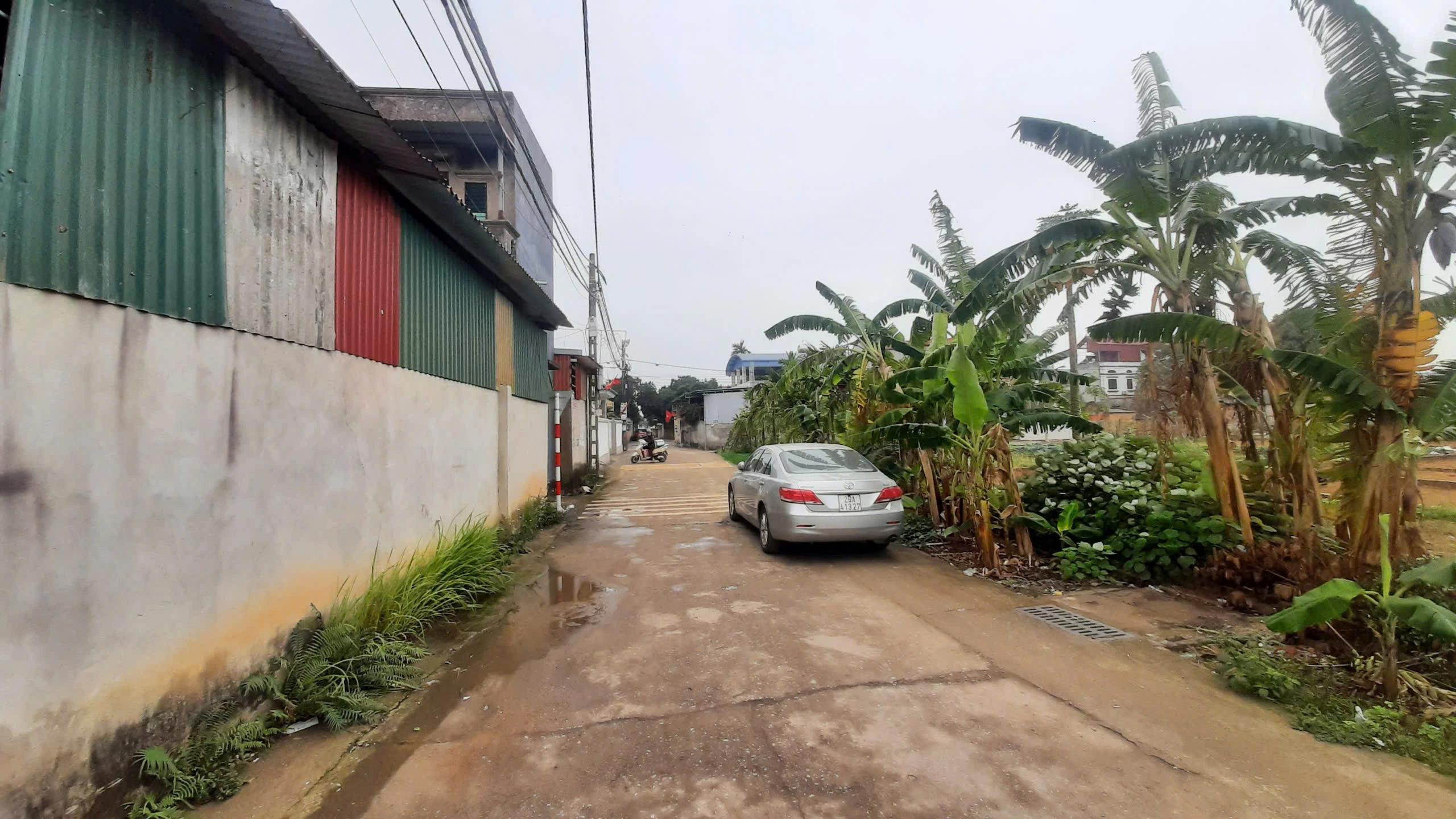 Bán 224m2 đất Thôn Thượng - Đông Xuân - Sóc Sơn - Mặt Tiền 12m - Oto - 23,5tr/m2