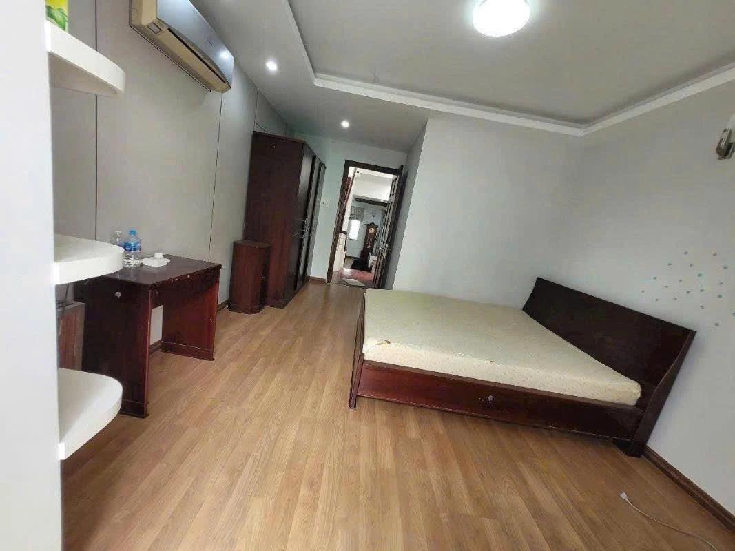 90m2 - Giá 10.2 tỷ - 4PN - Nhà phố view sông đường D5A, Q7