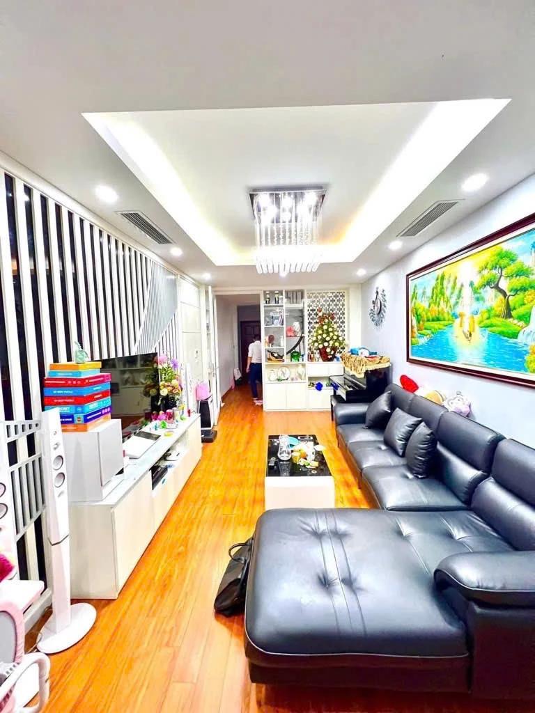 Bán nhà phố Nguyễn Khánh Toàn gần phố ngõ thông kinh doanh 55m² x 5 tầng 14 tỷ