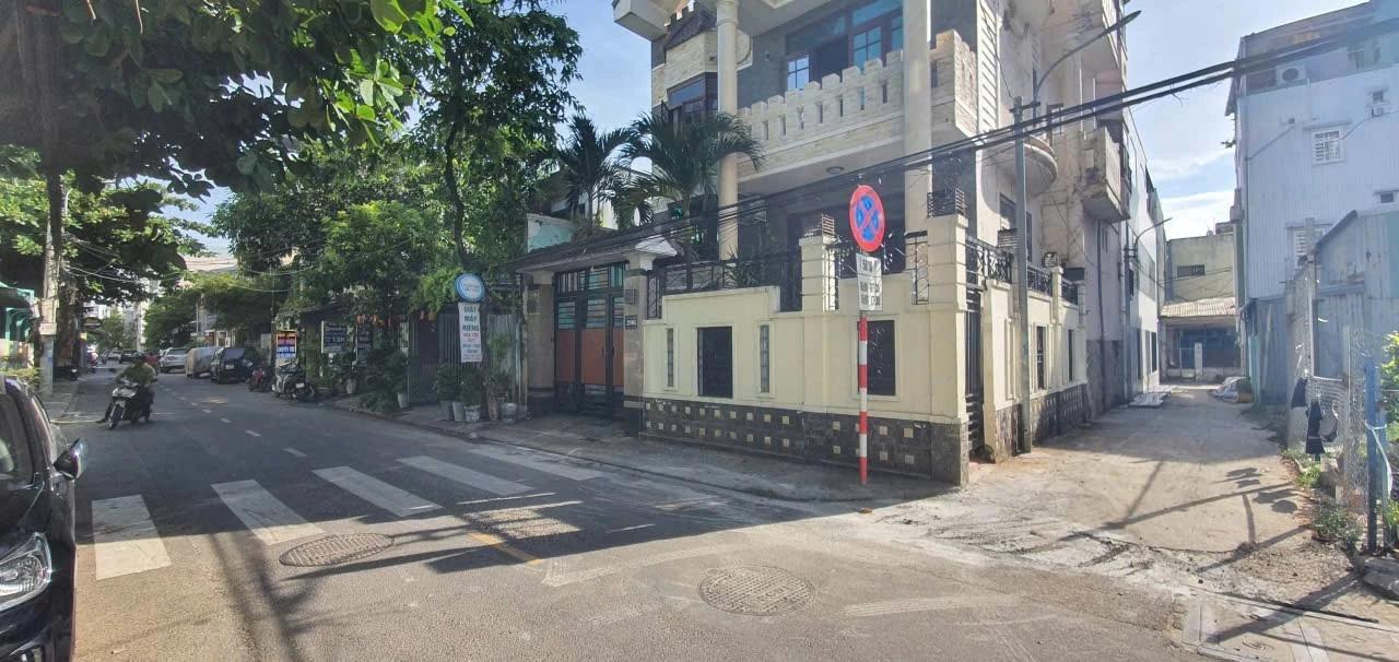 Bán căn biệt thự mặt tiền gần biển Mỹ Khê, Q.Sơn Trà, TP. Đà Nẵng