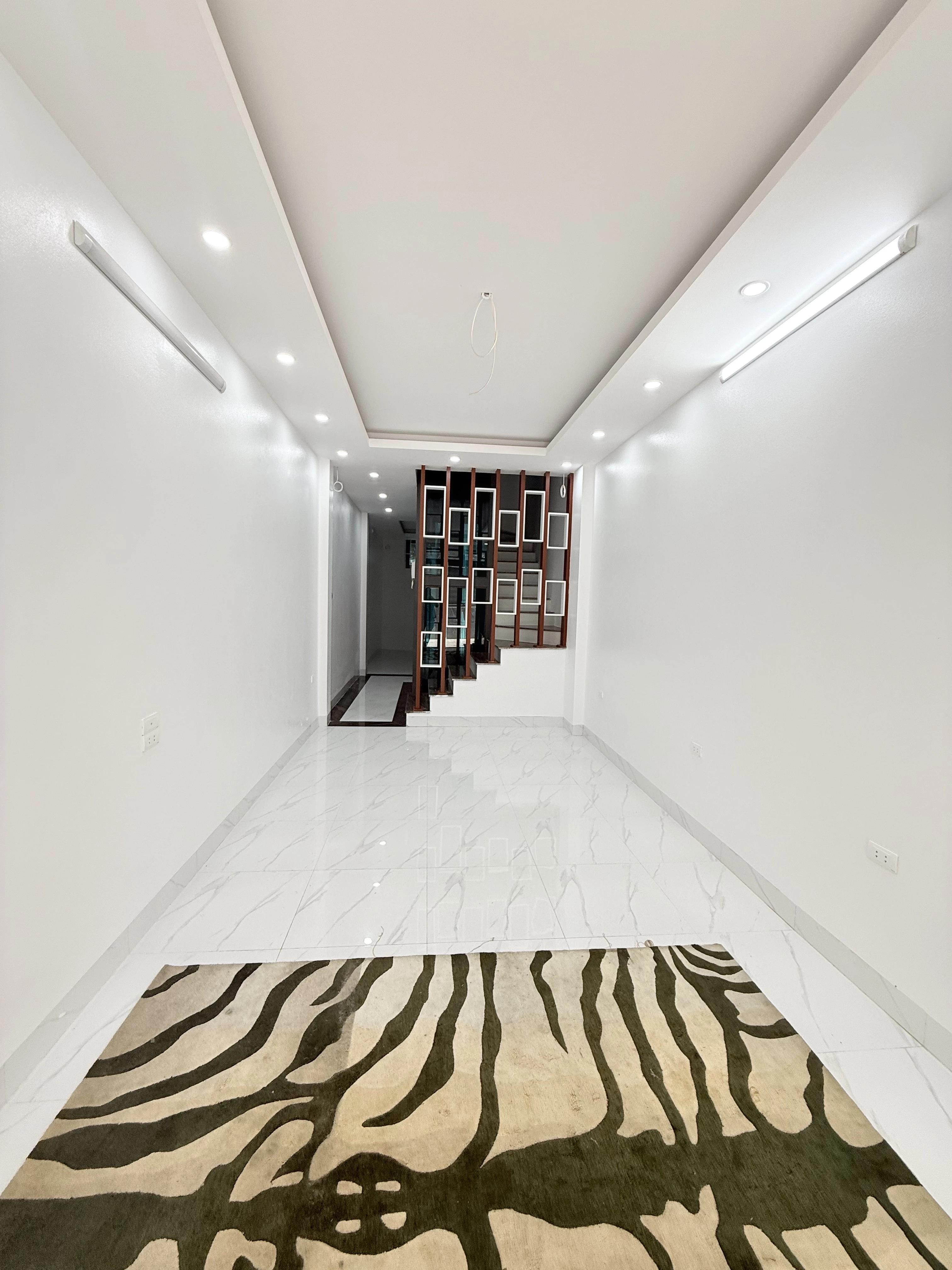 Bán nhà 5 tầng số 25 ngõ 38 xuân la dt 48m mặt ngõ kinh doanh