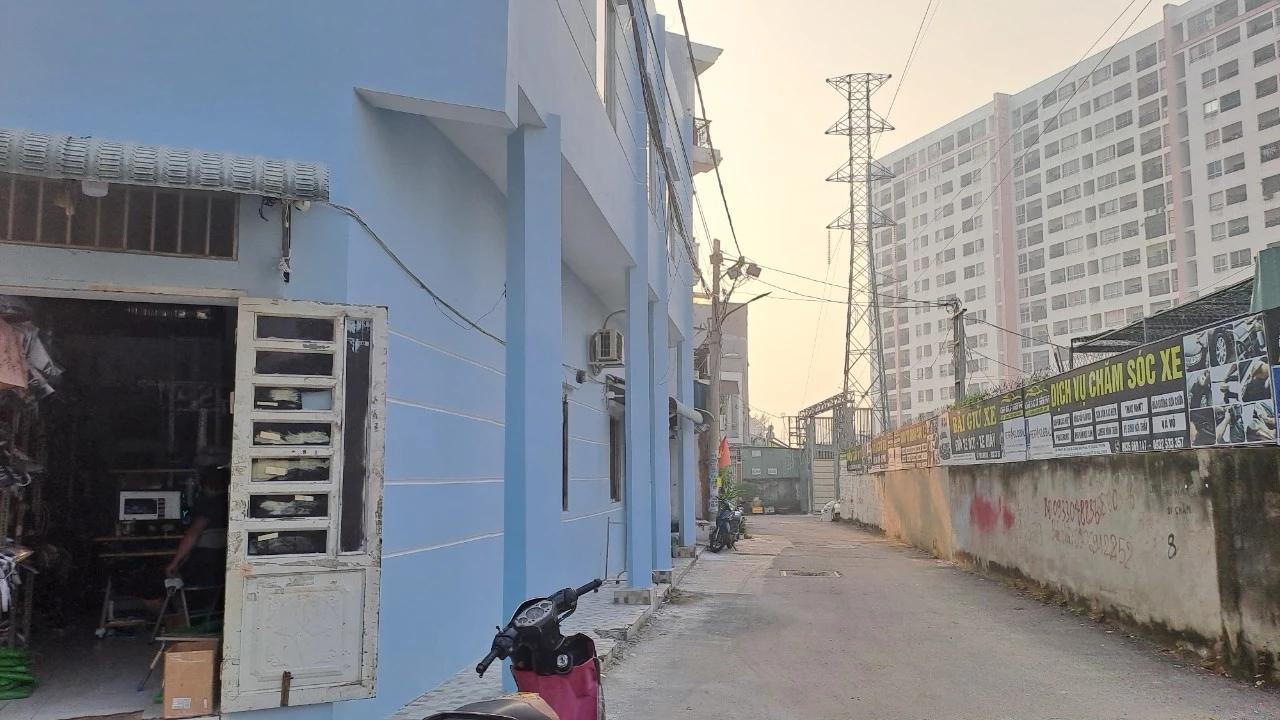 Bán gấp căn nhà trên đường 22 sau căn hộ 4S Linh Đông