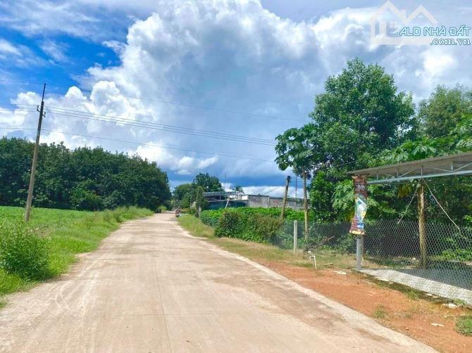 Bán 4000m2 đất ở ngay trung tâm thị trấn Tân Châu huyện Tân Châu Tây Ninh