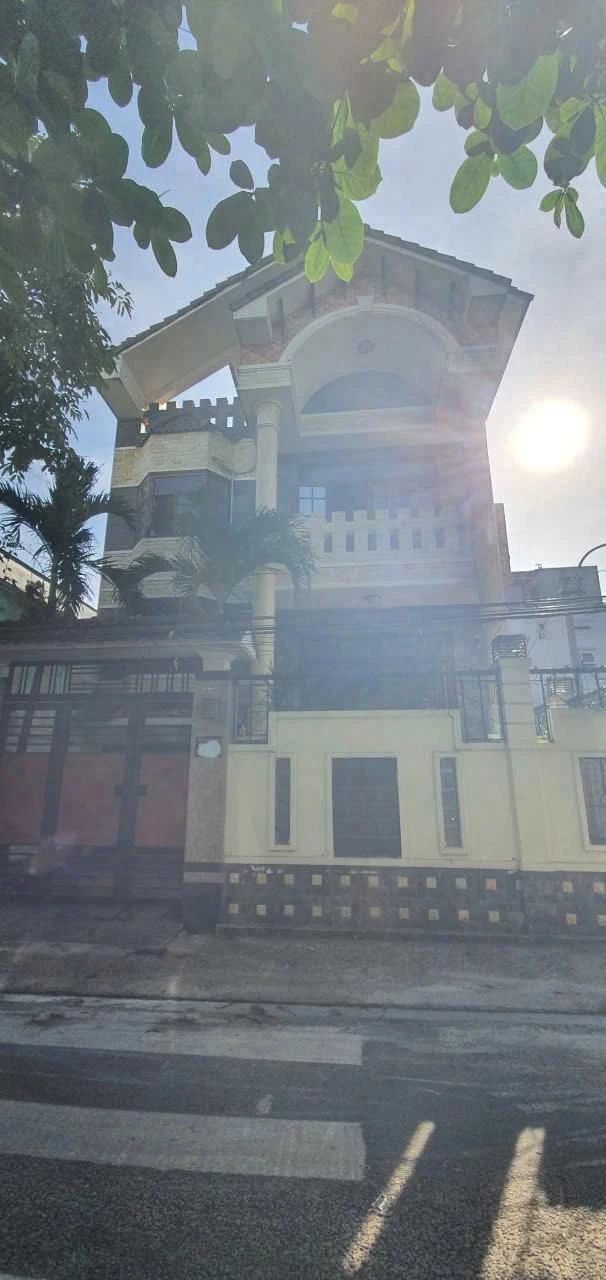 Chốt ngay căn biệt thự mặt tiền gần biển Mỹ Khê, Q.Sơn Trà, TP. Đà Nẵng