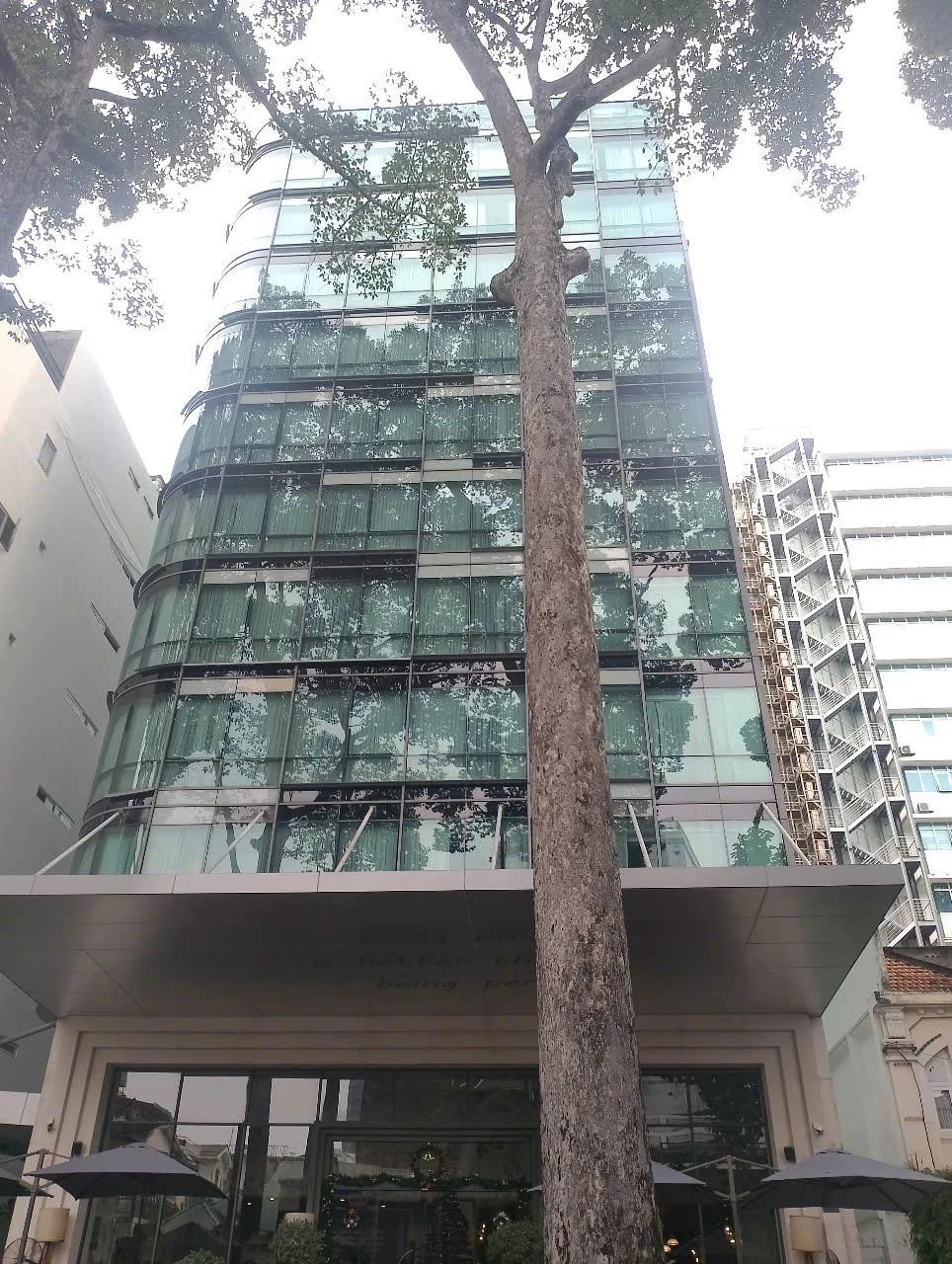 Bán khách sạn 4 sao Fusion Suites Sài Gòn