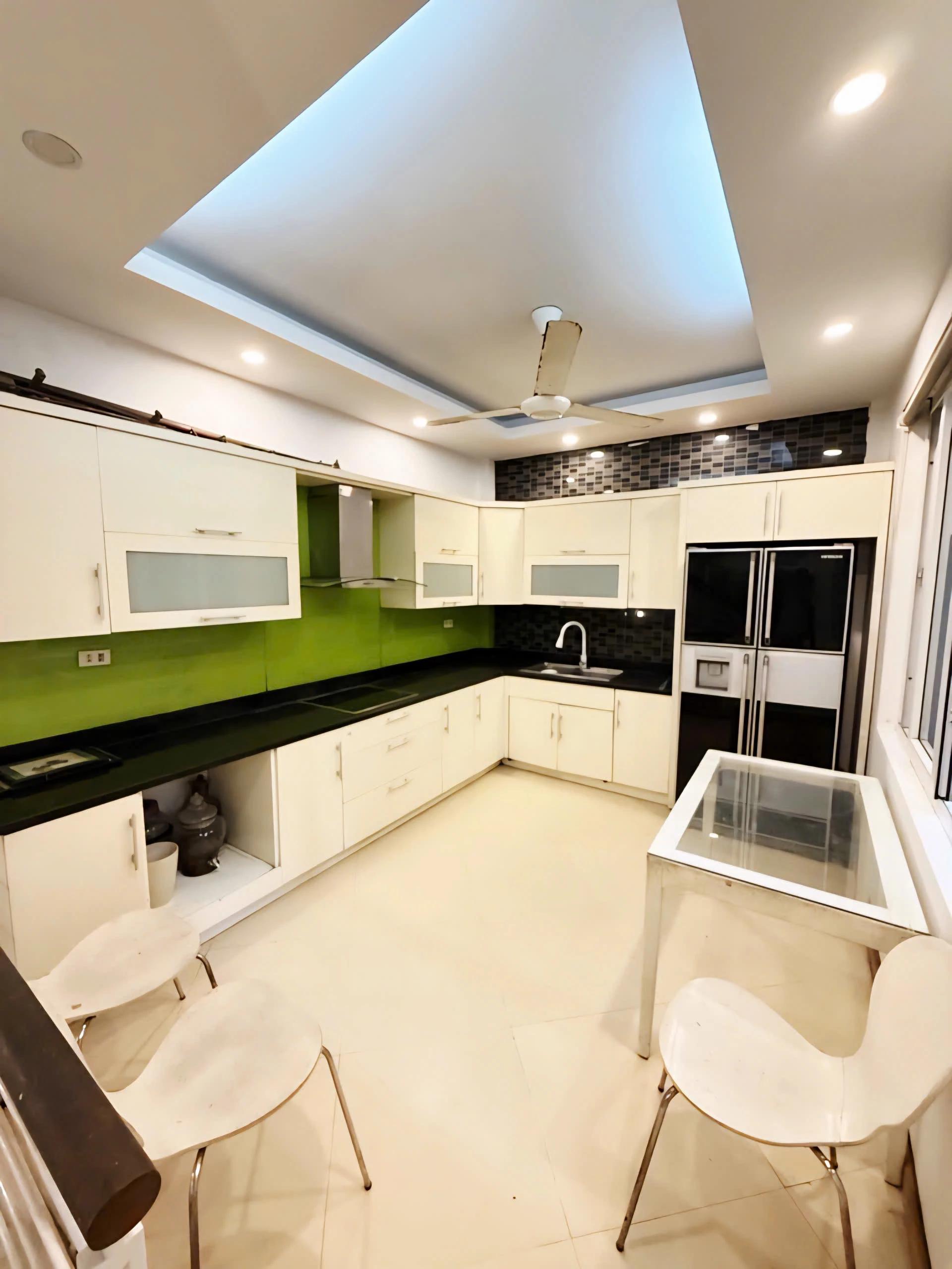 Hiếm nhà lô góc Hoàng Hoa Thám gần phố 2 thoáng 52m² x 4 tầng hơn 11 tỷ