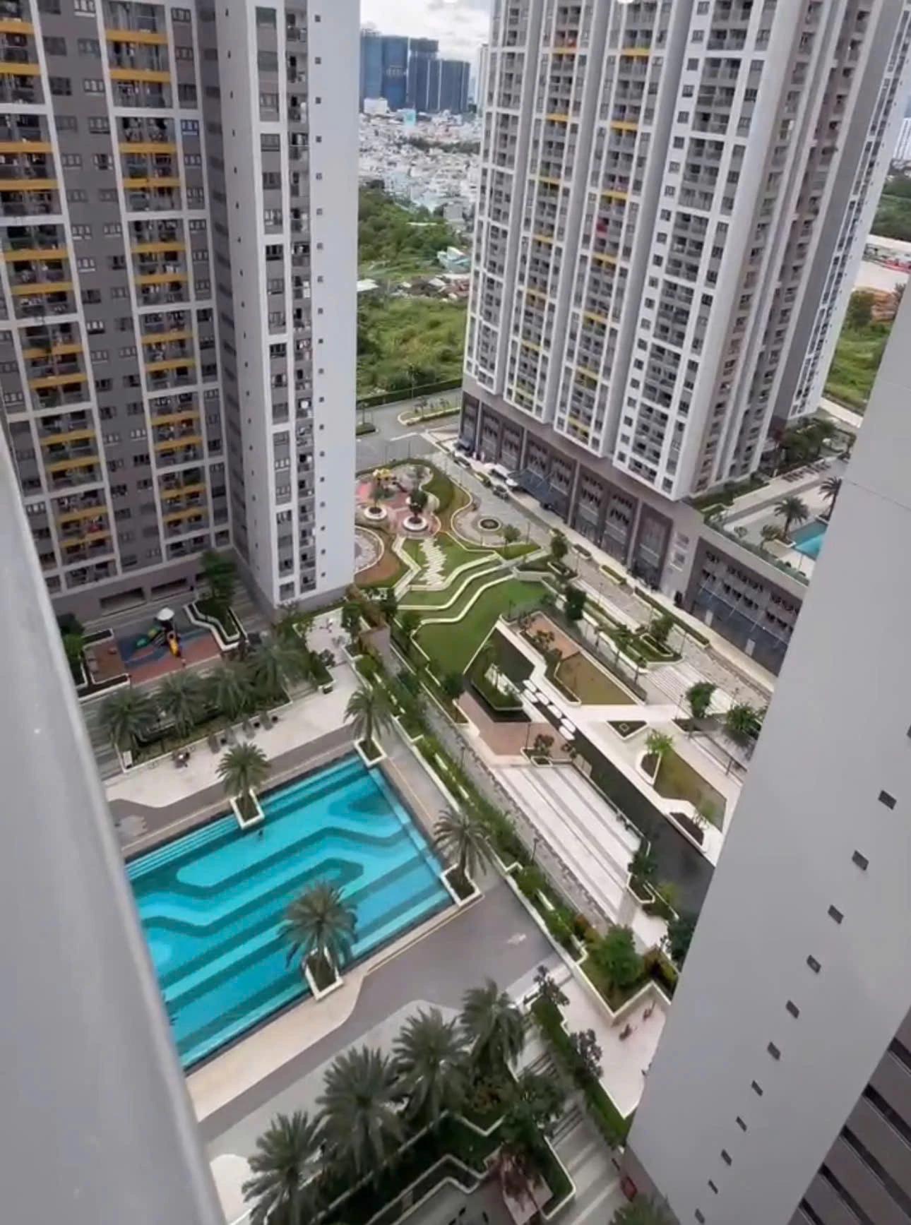 2PN2WC- 67m2 - Bán 3.75 tỷ - Đủ nội thất - Tầng 22 - Q7 Riverside