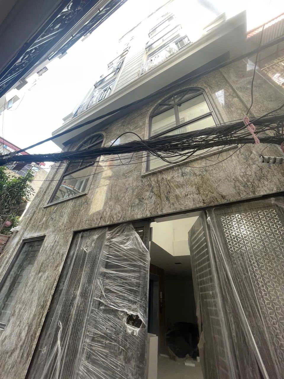 MỚI TINH TƯƠM! Bán CCMN 850 Đường Láng - 80m2 x MT 5,8m - 22PKK - 120tr/th - 25 tỷ.