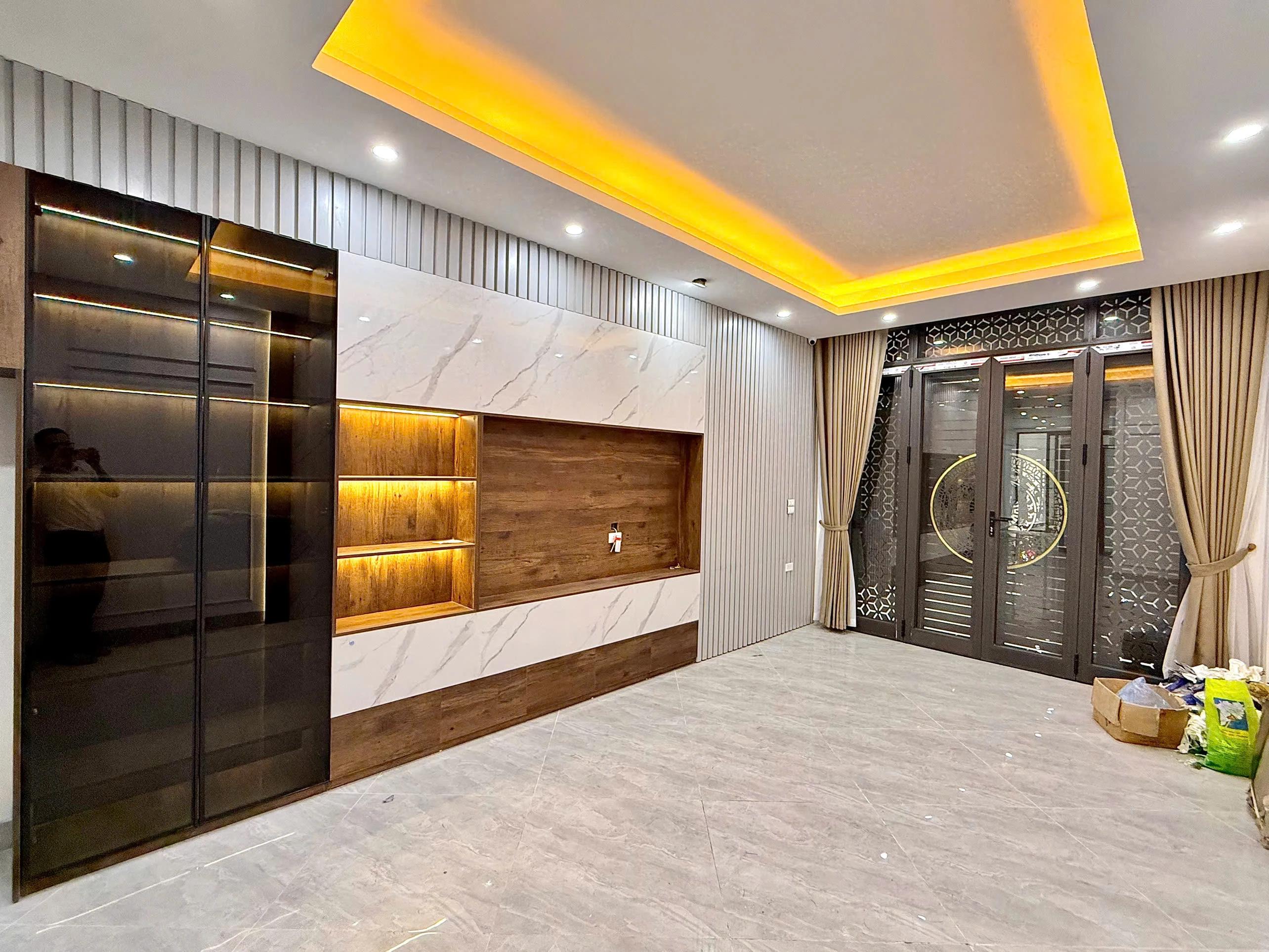 Bán nhà phố Phương Liệt - 65m2, mt 4m, 7T - SÁT PHỐ - THANG MÁY - XÂY MỚI TINH - 13 tỷ 5.