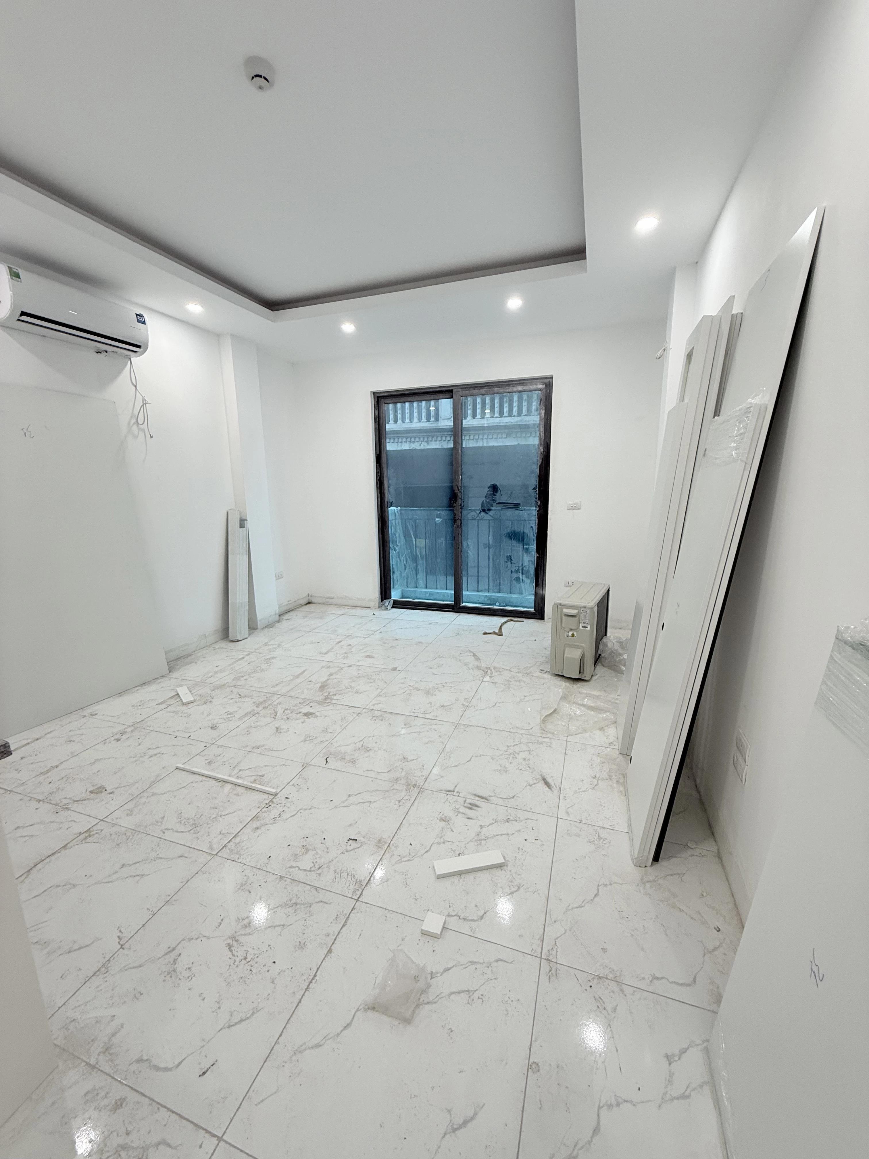 Ban nhà 5 tầng khu phân lô số 18 ngõ 107 đường An Dương Vương