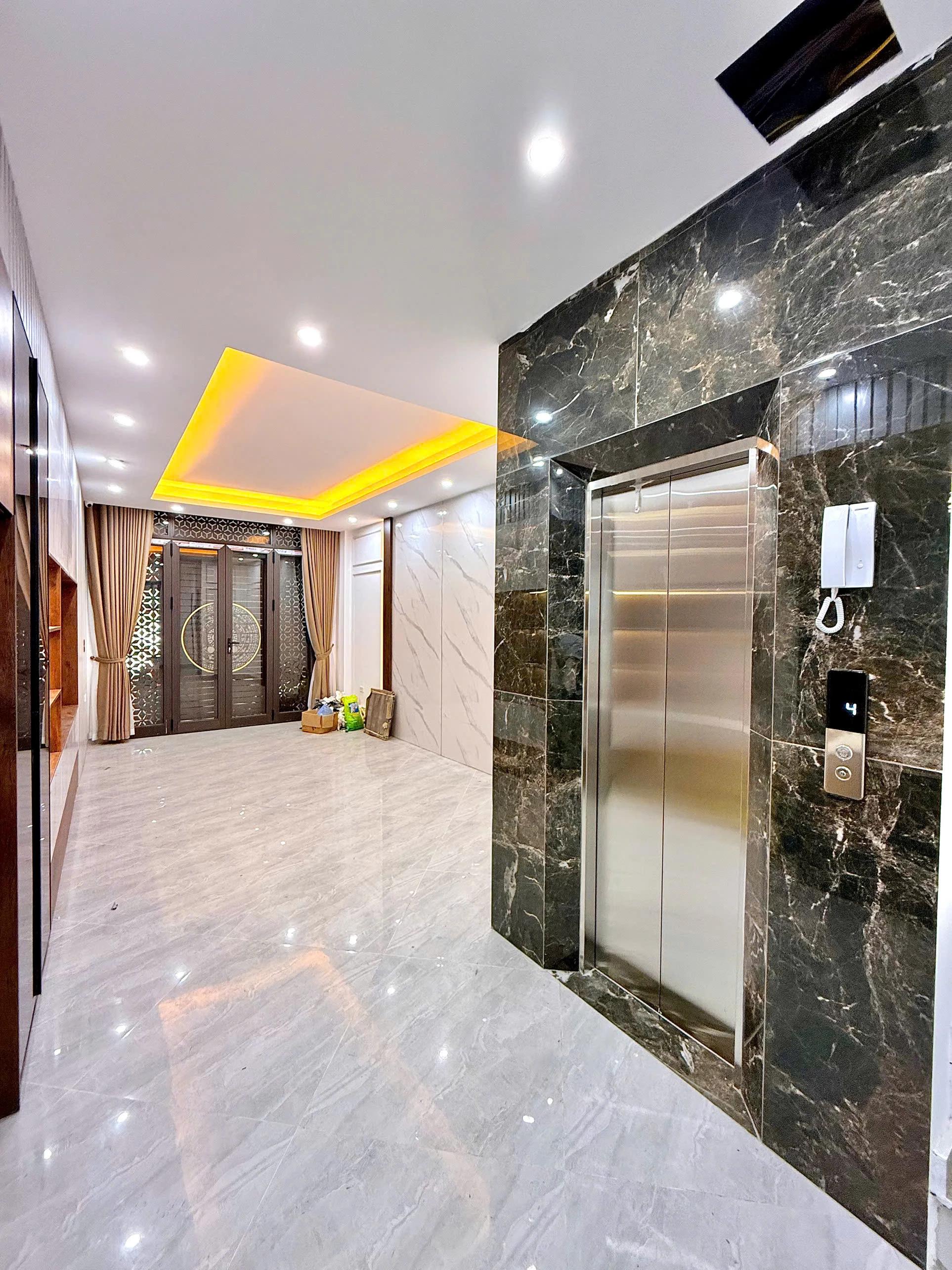 Bán nhà phố Phương Liệt - 65m2, mt 4m, 7T - SÁT PHỐ - THANG MÁY - XÂY MỚI TINH - 13 tỷ 5.