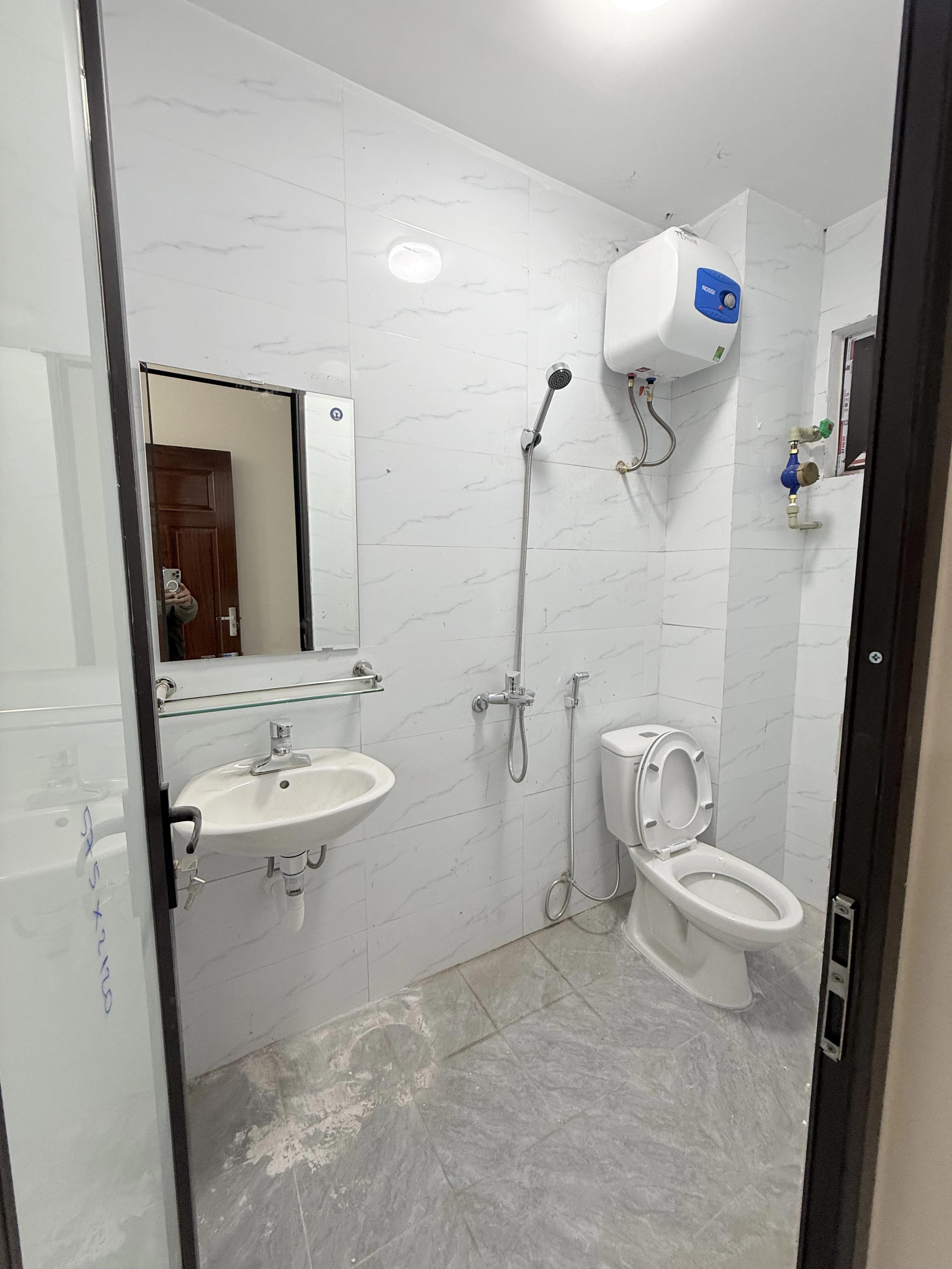 Bán nhà 5 tầng số 25 ngõ 38 xuân la dt 48m mặt ngõ kinh doanh