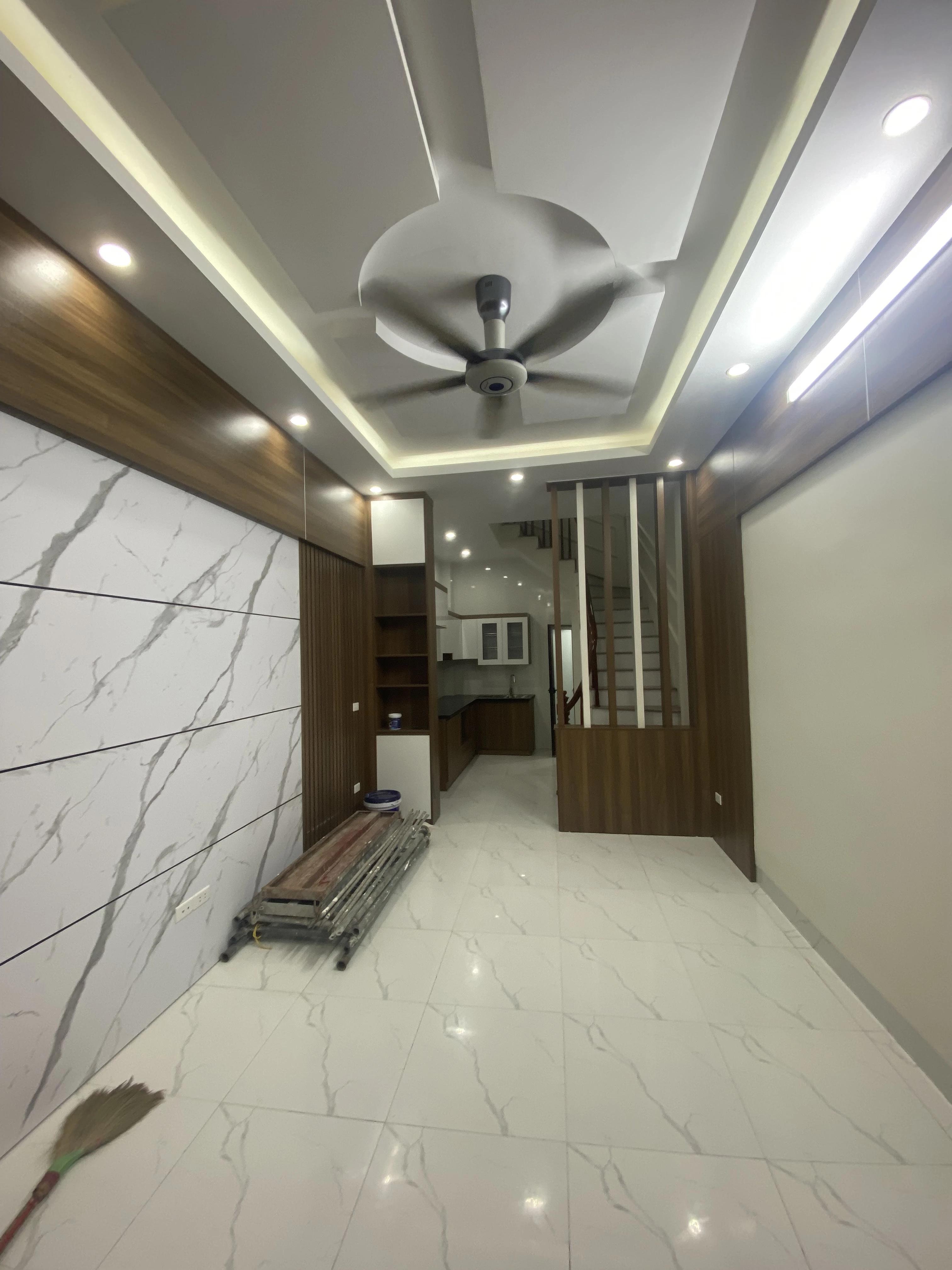 bán nhà 5 tầng số 14 ngõ 123/14 Võ Chí Công Tây hồ